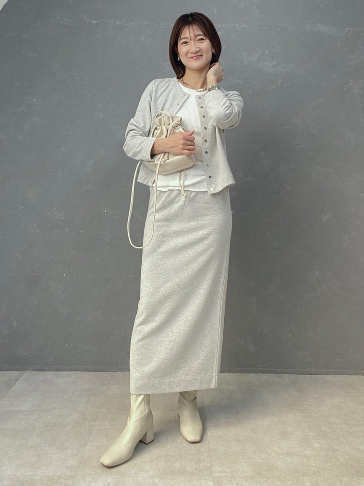 上品な大人カジュアル ドット釦ショート丈カーディガン