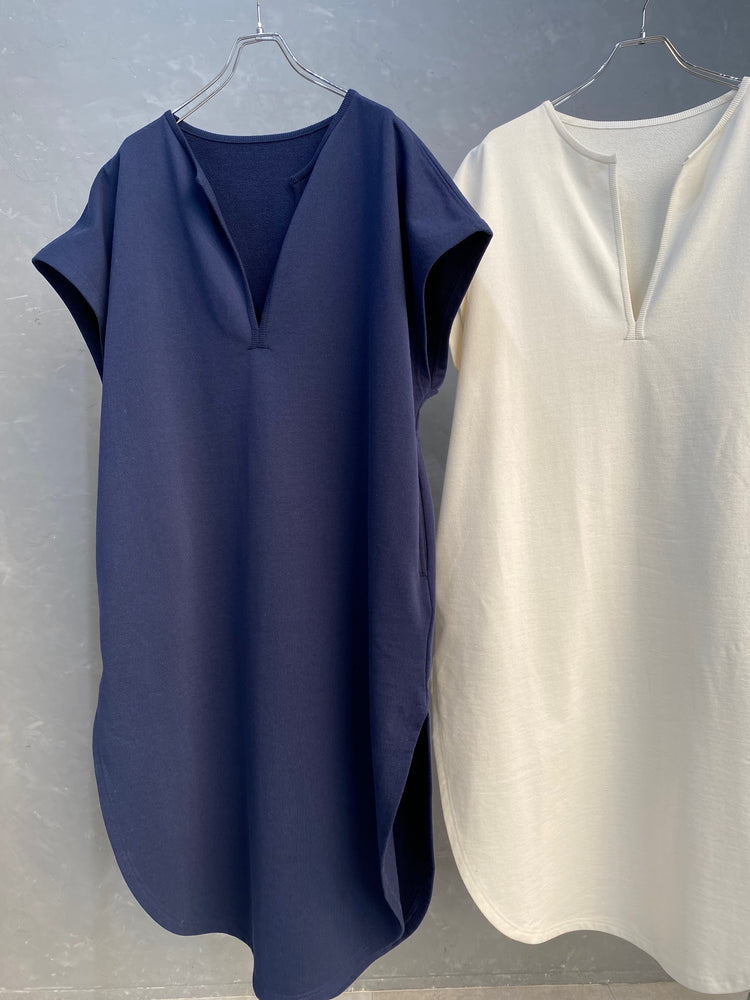 バサッと着れて超楽ちんカフタンドレス