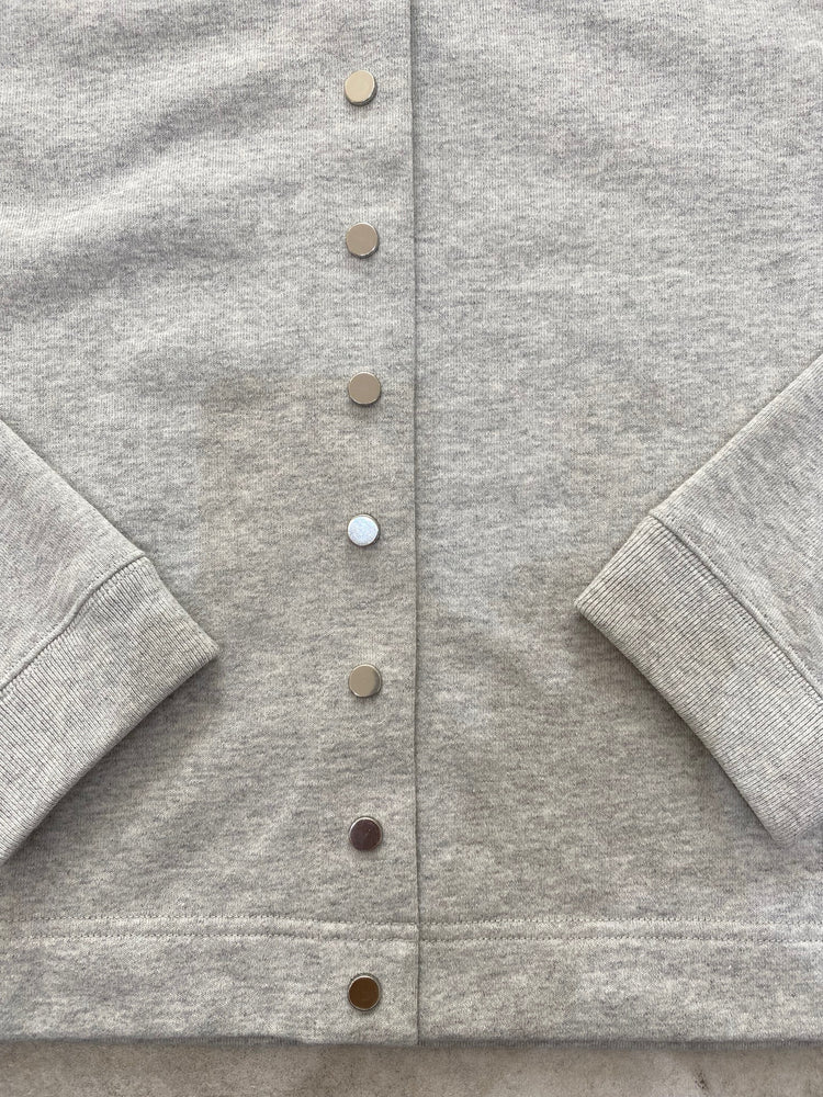 上品な大人カジュアル ドット釦ショート丈カーディガン