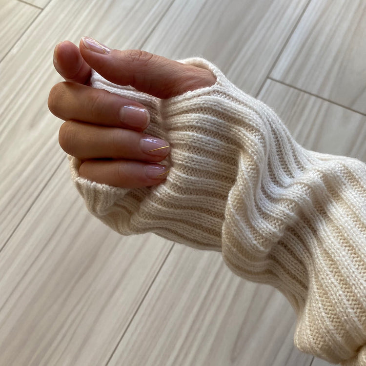カシミヤ混のフワフワアームウォーマー