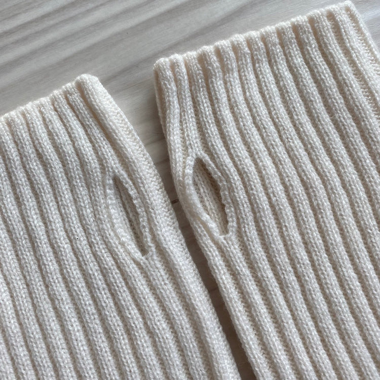 カシミヤ混のフワフワアームウォーマー