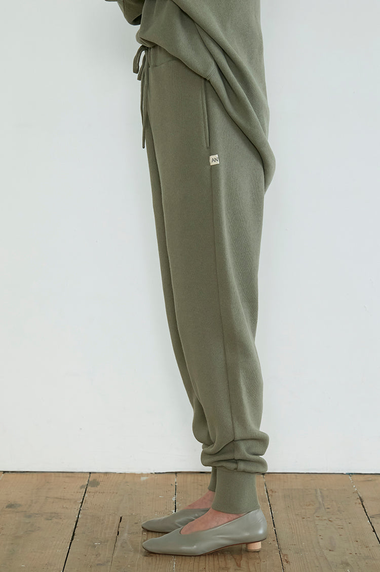 ニットジョガーパンツ