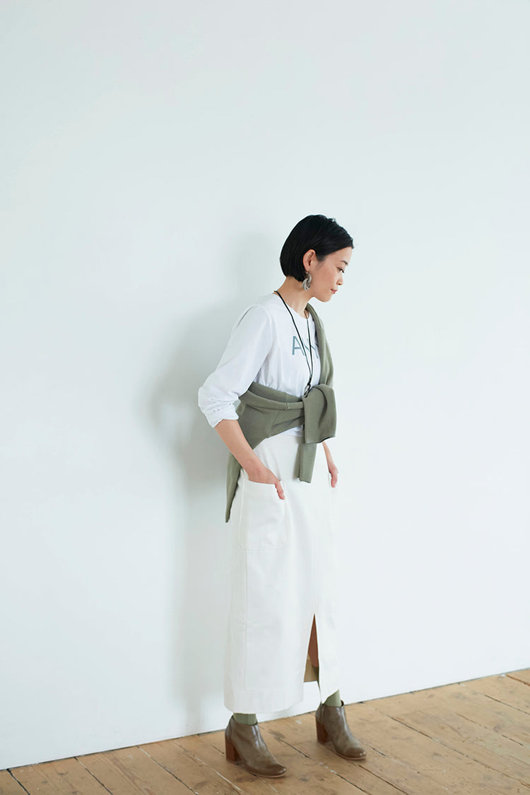 フロントスリットロングスカート