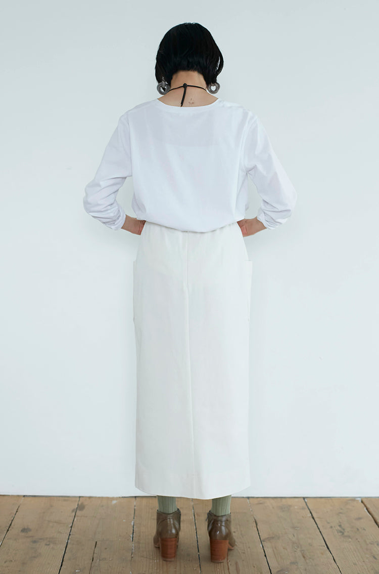 フロントスリットロングスカート