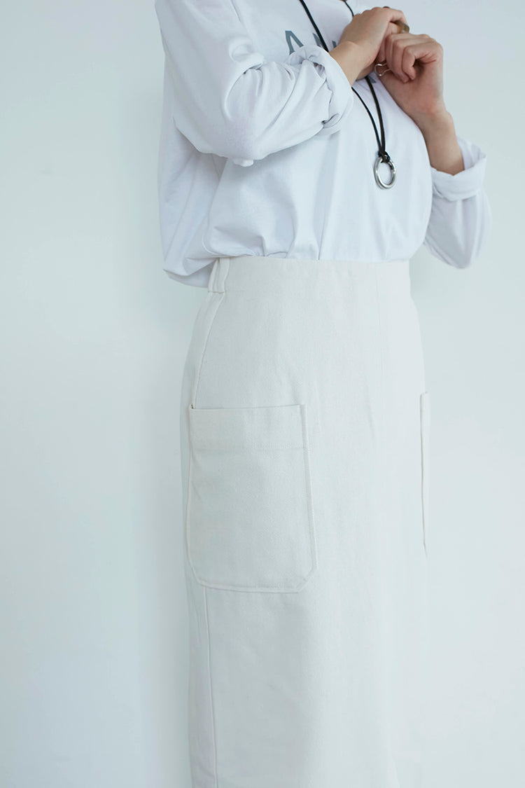 フロントスリットロングスカート