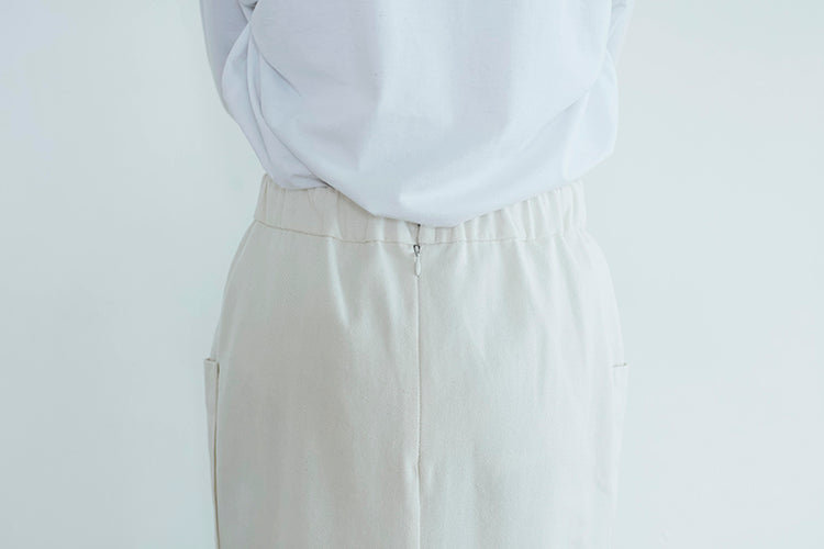 フロントスリットロングスカート