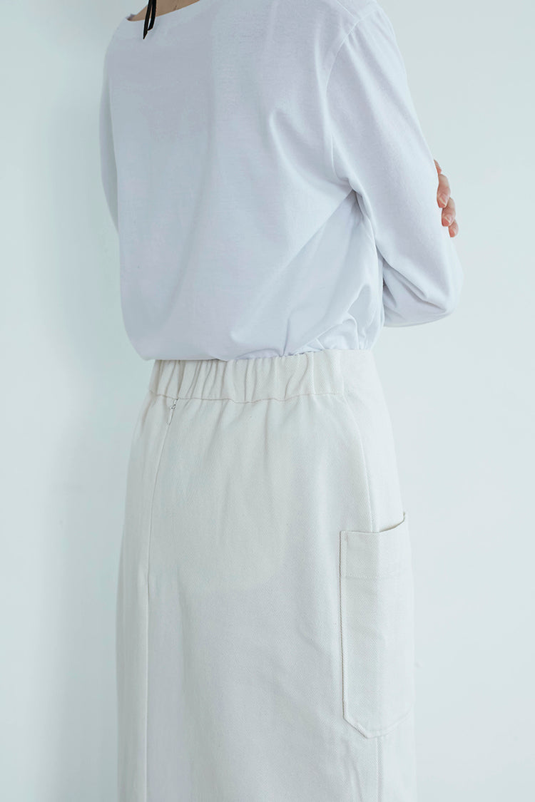 フロントスリットロングスカート